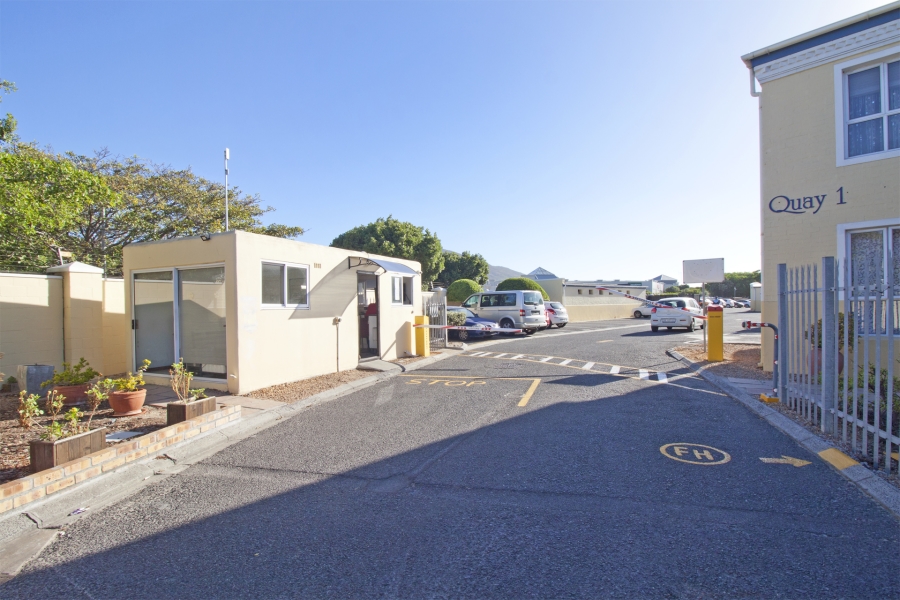 2 Bedroom Property for Sale in Sunnydale Western Cape